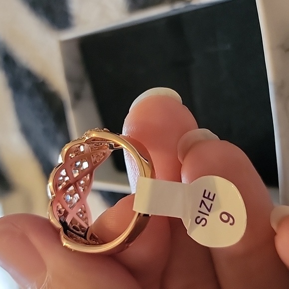 BP BLUE TOPAZ RING - Picture 2 of 4